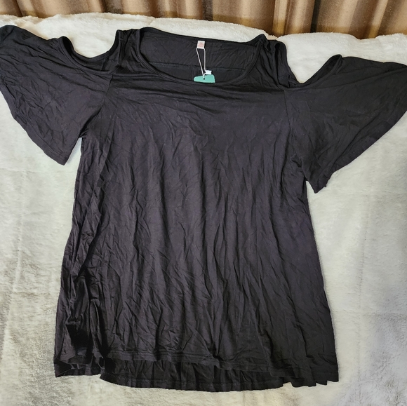 LADIES TOP - Picture 2 of 2